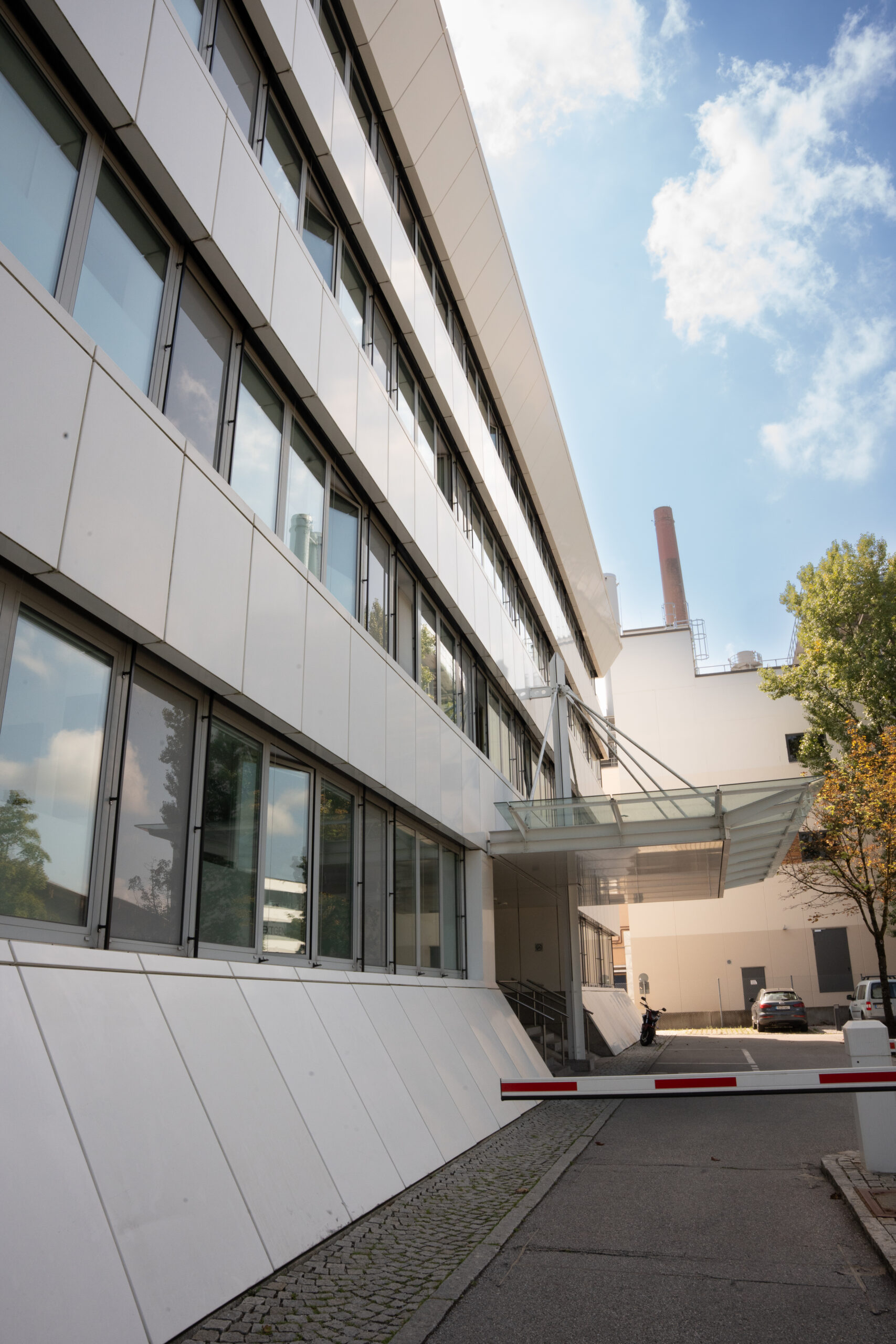 IT NEXT GEN Firmengebäude von der Seite